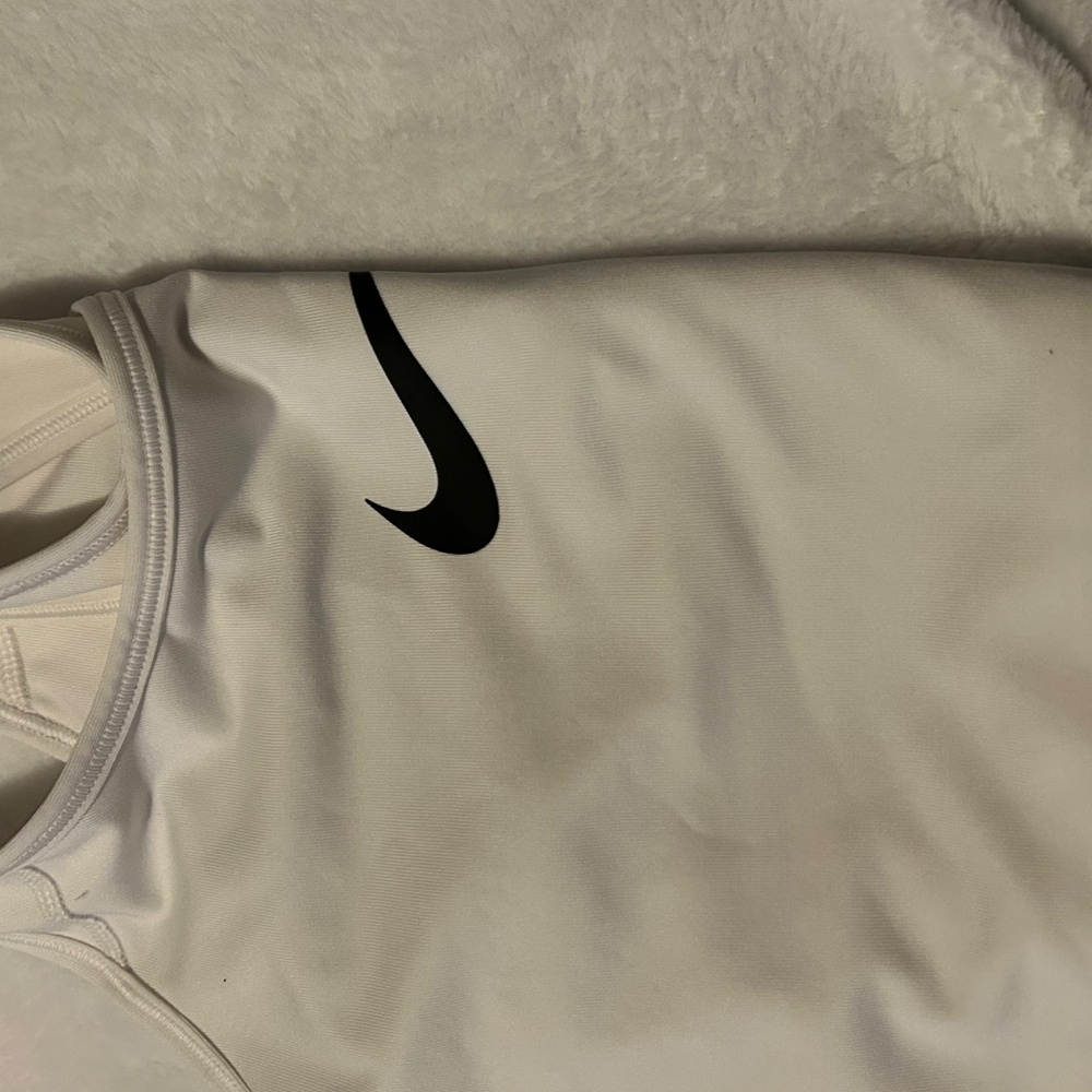 Nike - Picture 4 of 4